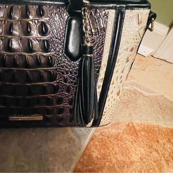 🎁 RARE! Brahmin Graphite Crestview Mini Asher! No longer being produced! - Picture 9 of 16